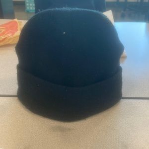 Black beanie l